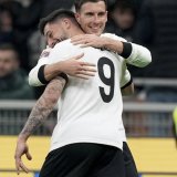 Goretzka félicite Kleindienst après le 1-1 KEYSTONE/AP/Antonio Calanni